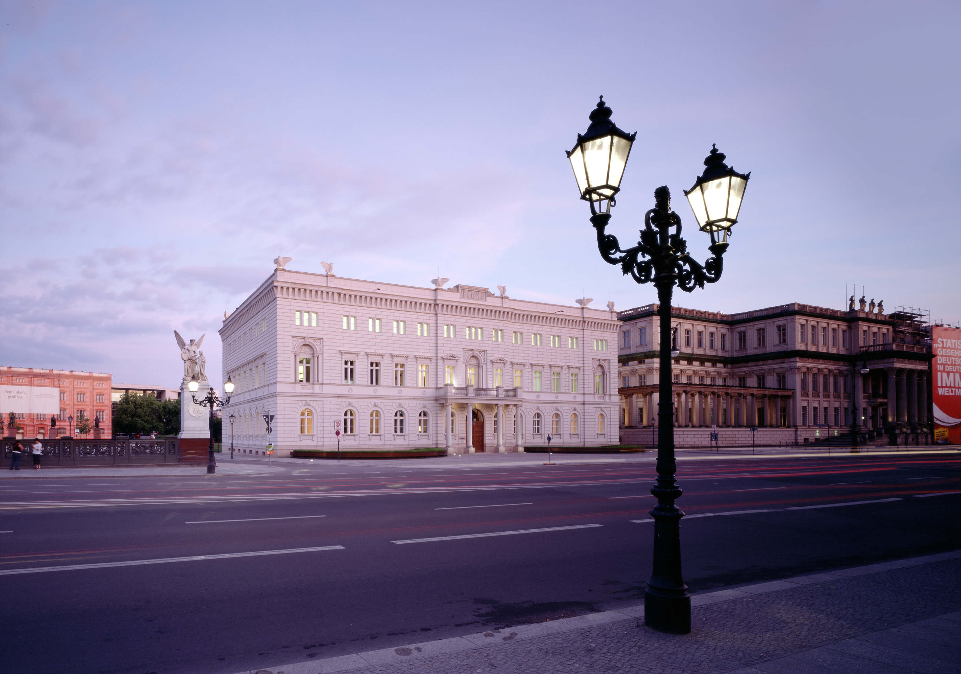 unter-den-linden-1-abenddaemmerung